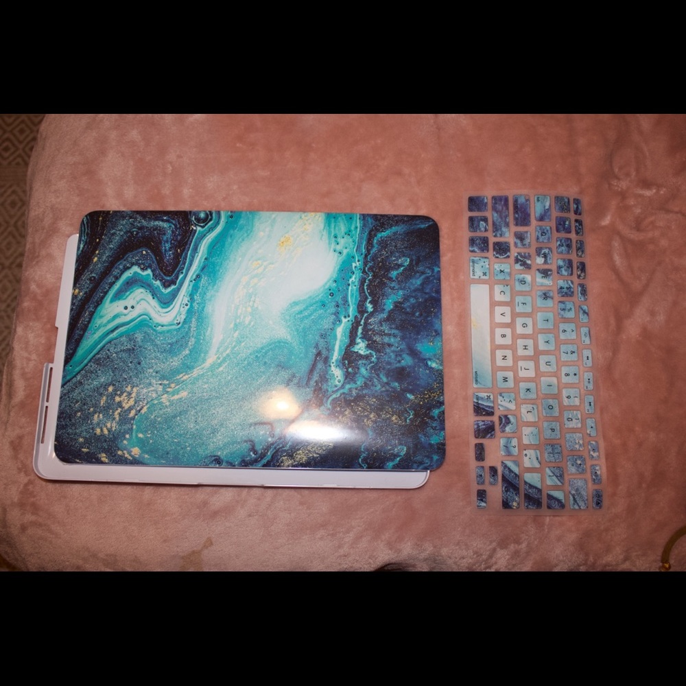 MacBook 17’ laptop case